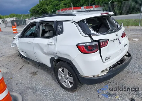 2022 Jeep Compass Latitude из США, поврежденный, VIN 3C4NJDBB4NT136439